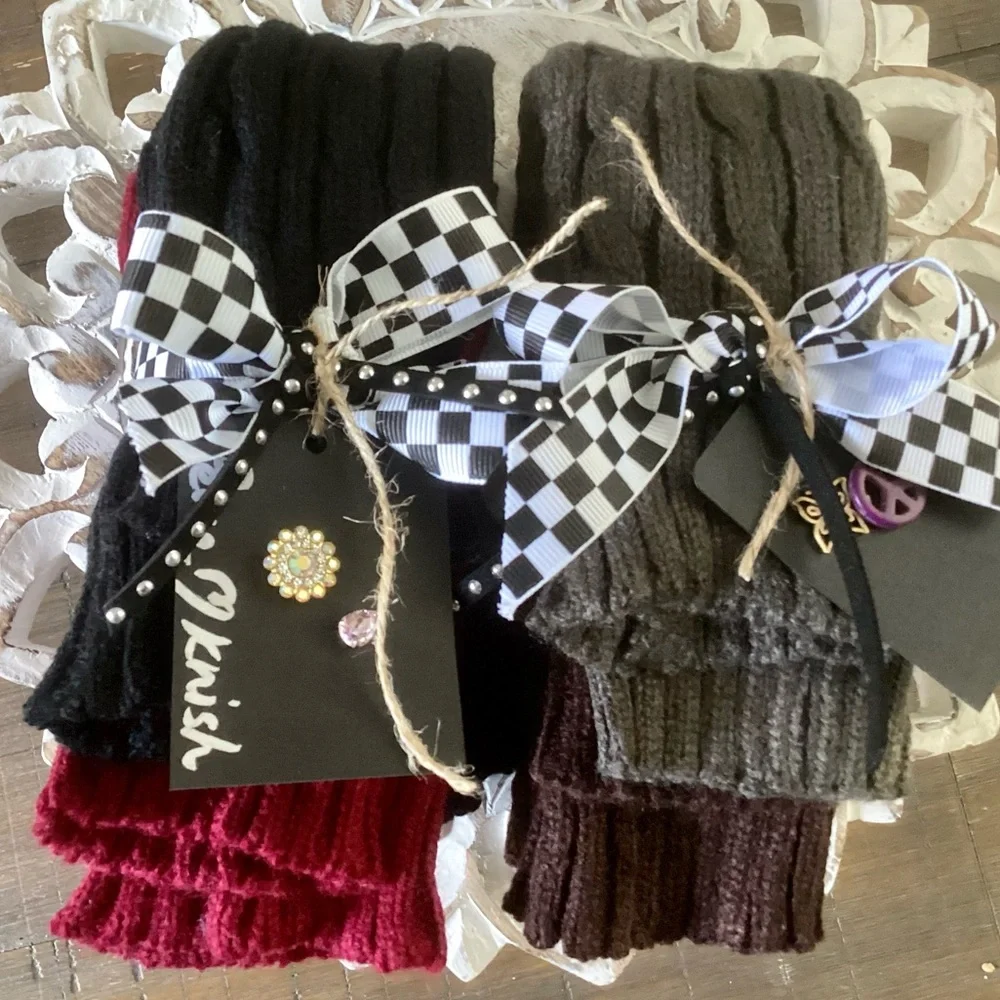 🌸BACK IN!! 2 PAIR 12” Cable Knit Hand/Arm Warmers